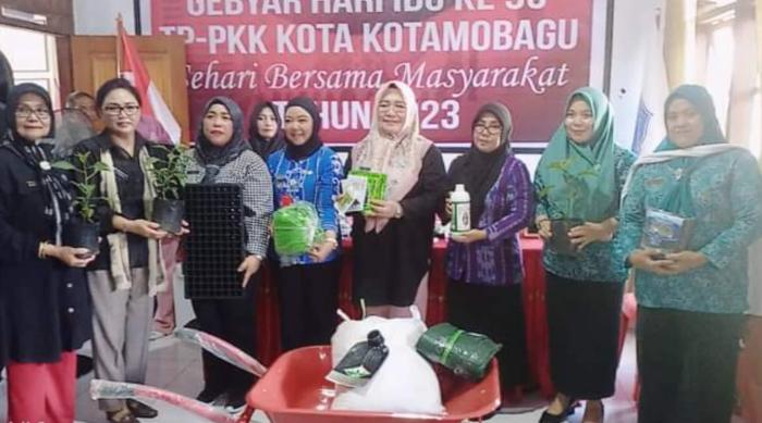 Peringati Hari Ibu Ke-95 Tahun TP PKK Kotamobagu Roadshow Kegiatan Sehari Bersama Masyarakat