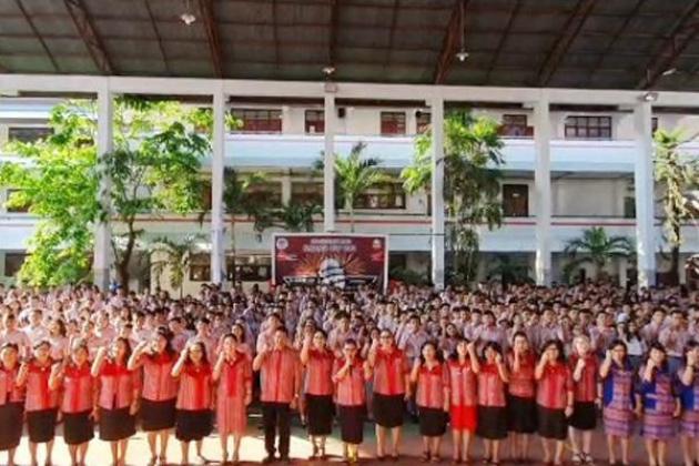 Keluarga Besar SMA Negeri 1 Manado Tolak Keras Radikalisme dan Dukung Pelantikan Presiden dan Wapres RI
