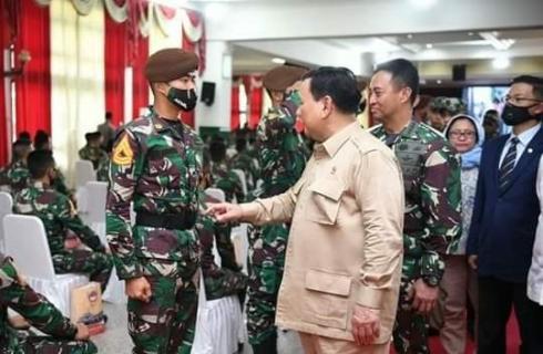 Prabowo Subianto Didampingi Jenderal Andika Kunjungi Akmil Magelang