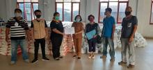 Dinsos Manado Salurkan Bansos Tahap III di Kelurahan Malalayang 1 Timur