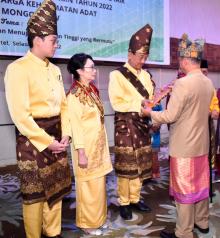 Jadi Warga Kehormatan Bolmong Raya, Hadi Pandunata Dianugerahkan Tongganut In Ta Motompira