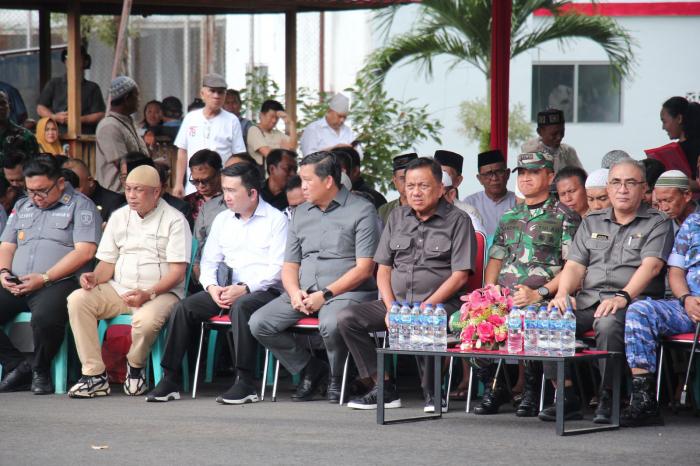 Peringati Idul Adha, Gubernur Olly Sumbangkan 137 Sapi Kurban 