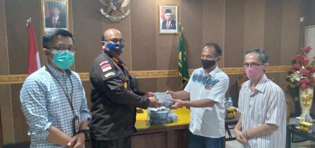 Kejari Bitung Menerima Penitipan Uang Perkara Tindak Pidana Korupsi Sebesar Rp.1.082.000.000