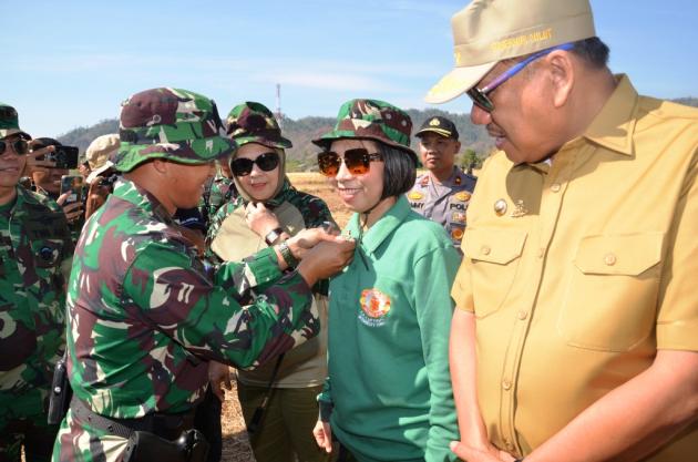 Yasti Terima Brevet dan Sertifikat Yonarmed 19/105 