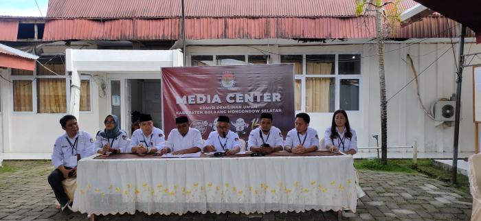 KPU Bolsel Menggelar Confrensi Pres Kelengkapan Berkas Bakal Calon Anggota DPRD