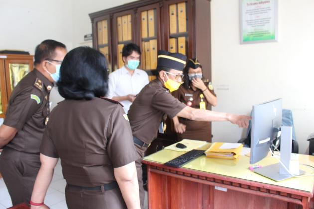 Pastikan Persiapan Menuju WBBM Berjalan Lancar, Kajati Sulut Sambamgi Kejari Tomohon 