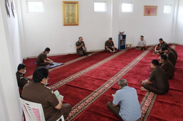 Kenang Almarhum Wakil Jaksa Agung, Kajati Pimpin Pengajian Bersama