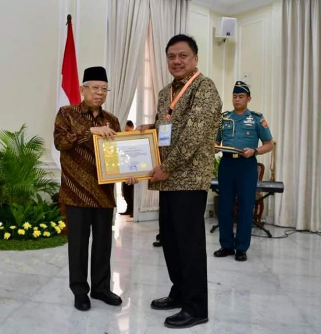 Gubernur Olly Sabet Penghargaan Paramakarya 2019