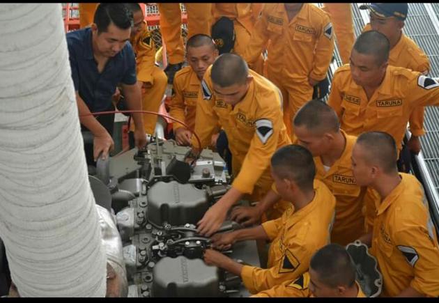 Taruna Melaksanakan Praktek Pemersinan Utama