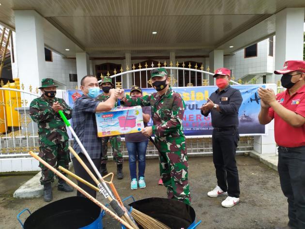 Peringati HUT TNI KE - 74, Pangkalan TNI Angkatan Udara Sam Ratulangi Adakan Bakti Sosial