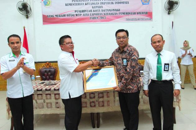 Pemkot Terima Penghargaan dari Kemenkeu