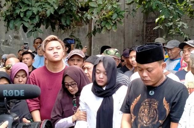 Lina Bercerita Tentang Sule Pada Anak-Anaknya Sebelum Meninggal
