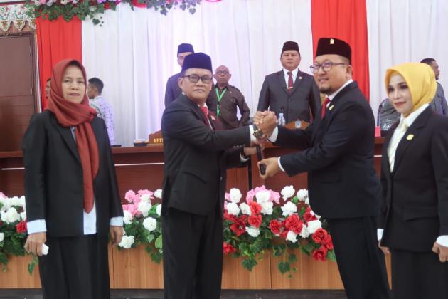 Usai Dilantik, Arifin dan Hartina Pimpin DPRD Bolsel