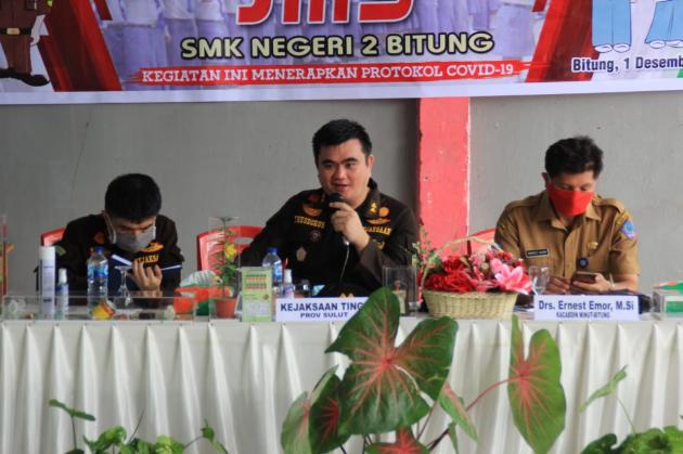 Lanjutkan Program Jaksa Masuk Sekolah, Tim Penkum Kejati Sulut Sambangi SMK Negeri 2 Bitung
