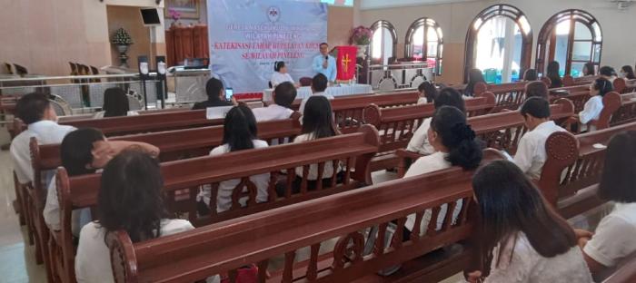 Pelsus Wilayah Pineleng Ikut Katekisasi Tahap III