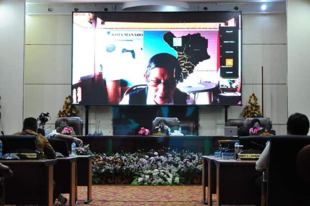 Walikota Ikuti Paripurna Lewat Vidcon Dalam Rangka Penyampaian Laporan Komisi Atas LKPJ
