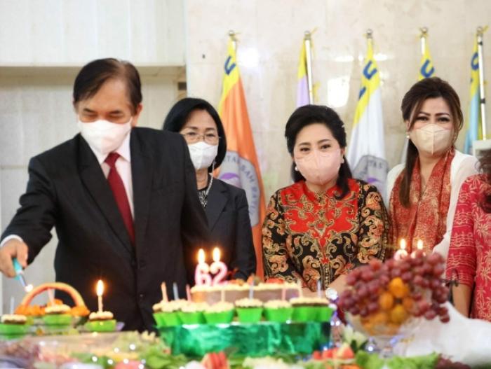 Rita Dondokambey - Tamuntuan Hadiri Puncak Dies Natalis Faperta Unsrat