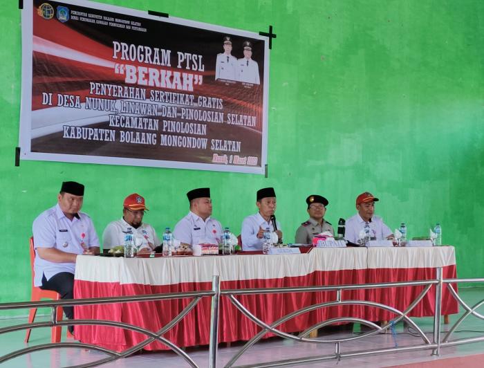 Sah, Bupati Serahkan 486 Sertifikat PTSL di Tiga Desa Kecamatan Pinolosian