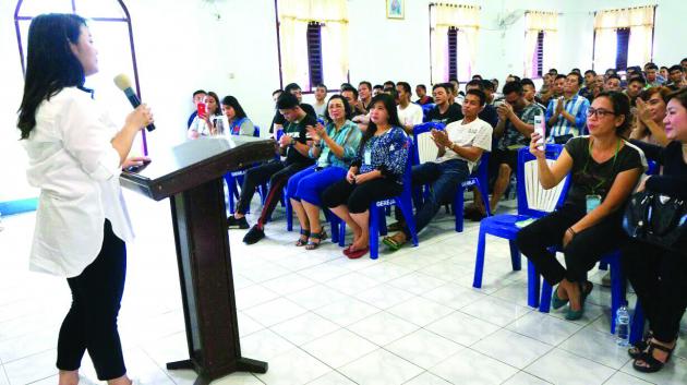 Hilary Lasut Bersaksi Dihadapan Warga Rutan Manado