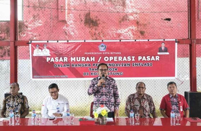 Wali Kota Bitung Buka Pasar Murah untuk Cegah Inflasi