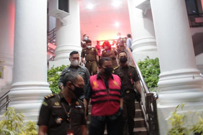 Tim Penyidik Kejati Sulut Tahan 2 Tersangka Diduga Lakukan Tipikor