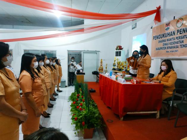 DWP Dinkes Dikukuhkan, Lingkan Mumekh Minta Jaga Kekompakan dan Sinergitas