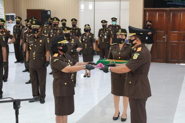 KAJATI SULUT LANTIK WAKAJATI, ASDATUN, KAJARI BITUNG, KAJARI KEP SITARO DAN KOORDINATOR PADA KEJATI SULUT