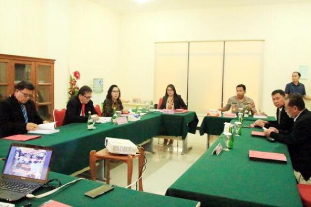 Calon Doktor Unsrat Diuji Kapolda Sulut