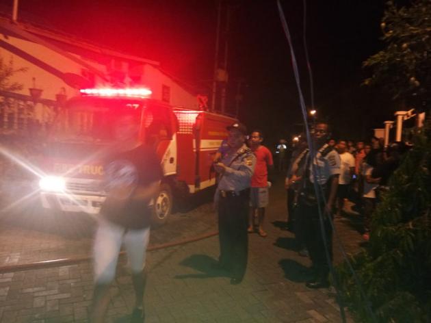 Rumah Permanen di Kairagi Dua Terbakar