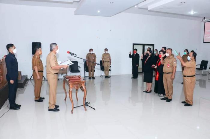 Kaawoan Pensiun diganti Benny Lumingkewas Plh Sekda Minsel