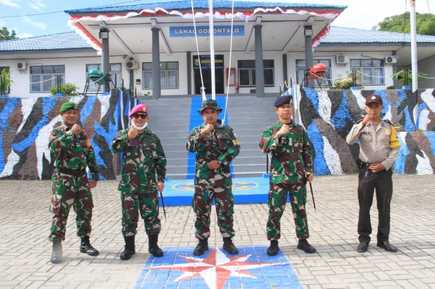 Danlantamal VIII Kukuhkan Babinsa Lanal Gorontalo
