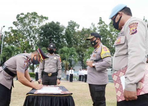 Kapolres Pimpin Sertijab di Jajaran Polres