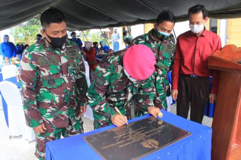 Kunker Ke Lanal Tolitoli, Danlantamal VIII Resmikan Rumah Dinas Perwira