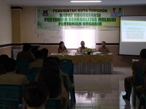 Pembekalan Hukum Kepada Lurah se-Kota Tomohon, Ini Pesan Solang