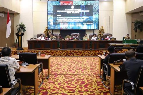 Walikota Hadiri Paripurna DPRD