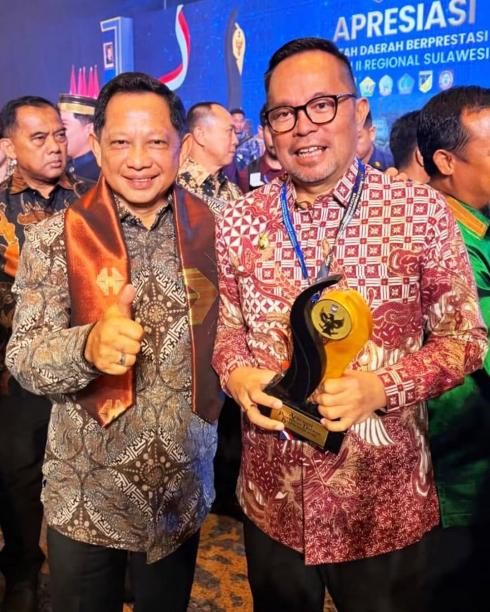 Wakil Wali Kota Manado Raih Terbaik II Kategori Kota Dalam Program 3 Juta Rumah