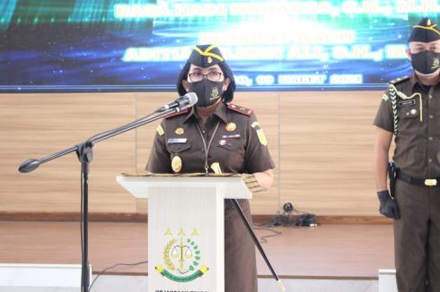  Kajati Sulut Pimpin Pelantikan dan Pengambilan Sumpah Sejumlah Pejabat Struktural Eselon III  