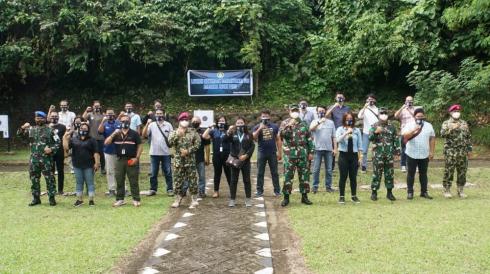 Pererat Hubungan Dengan Insan Pers Lantamal VIII Gelar Latihan Menembak Bersama