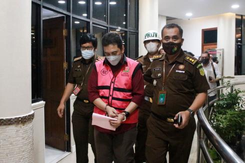 Kejagung Lakukan Penahanan, 2 Tersangka Dugaan Tipikor Peyimpangan Dalam Proses Pengalihan IUP Batubara di Kabupaten Sarolangun  