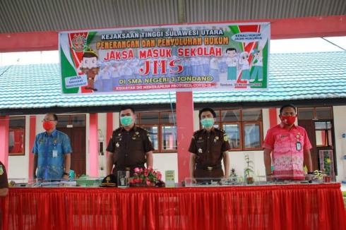Kali ini, Penyuluhan dan Penerangan Hukum, Jaksa Masuk Sekolah Kejati Sulut Sasar SMA Negeri 3 Tondano