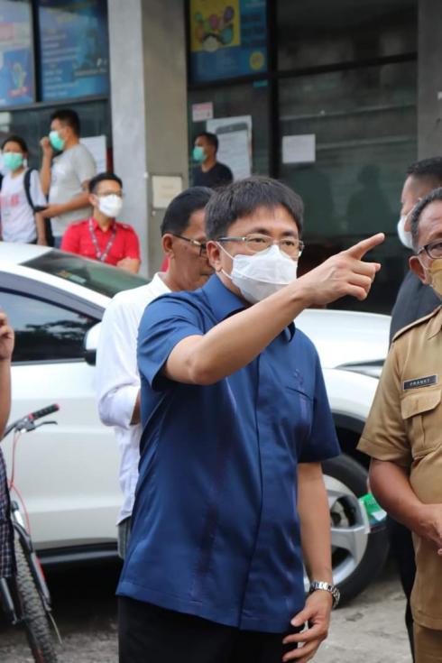 Soroti Kondisi Infrastruktur dan Drainase, Angouw Minta PD Pasar Terlibat