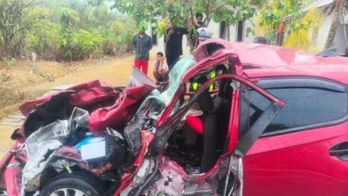 Kecelakaan Maut Mobil Truk Tabrak Honda Brio, Satu Keluarga Tewas