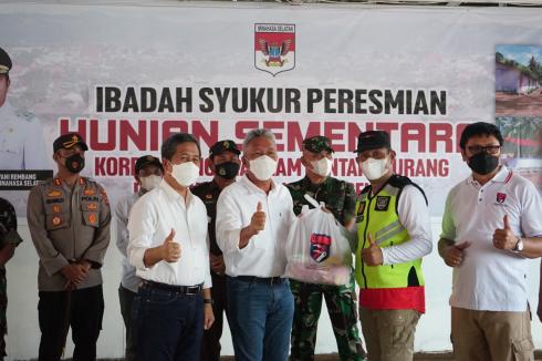 Bansos Kanwil Kemenkumham Sulut Bagi Korban Bencana Alam Abrasi Pantai Amurang