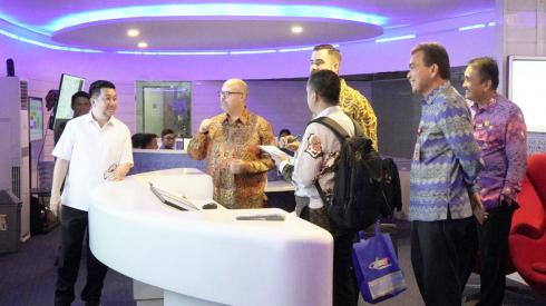 Wawali Manado Jelaskan Kehebatan C3 Pada Konsulat Amerika Serikat