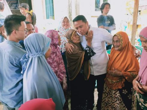 Tak Sekadar Bersilaturahmi, Bupati Serap Asmara di Momen Lebaran Ketupat   