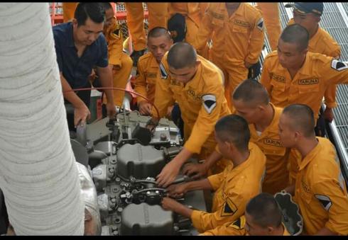 Taruna Melaksanakan Praktek Pemersinan Utama