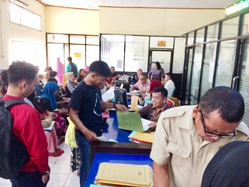 Kantor Dinas Dukcapil Dipadati Calon Pelamar CPNS