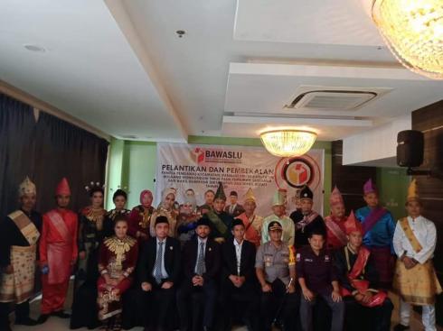 Bawaslu Boltim Lantik 7 Panwascam