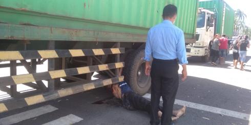 Lelaki Lansia Di Bitung Tewas Dilindas Truk Tronton