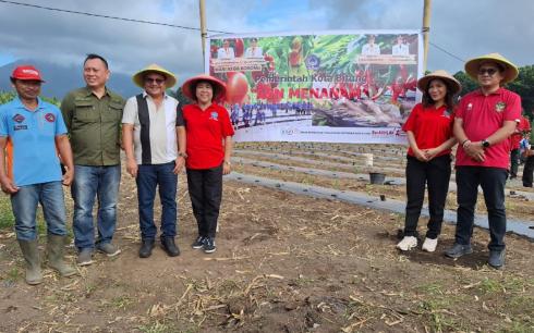 Wali Kota Bitung Ajak ASN Untuk Menanam